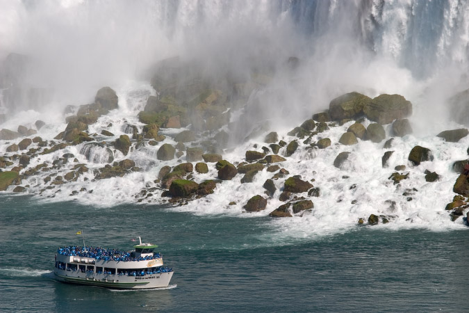 Not Too close - Niagara Falls, Canada